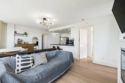 Loft / Bonus Room Photo of 603 6333 Katsura Street, Richmond, BC