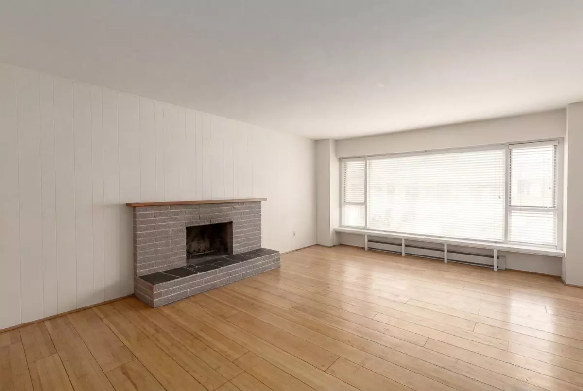 Family Room Photo of 164 E Carisbrooke Road, North Vancouver, BC