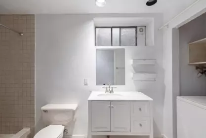 Guest Bathroom Photo of 164 E Carisbrooke Road, North Vancouver, BC