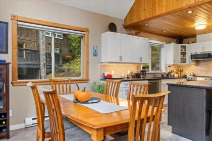 Breakfast Nook Photo of 14865 Parkhill Boulevard, Sunshine Valley, BC