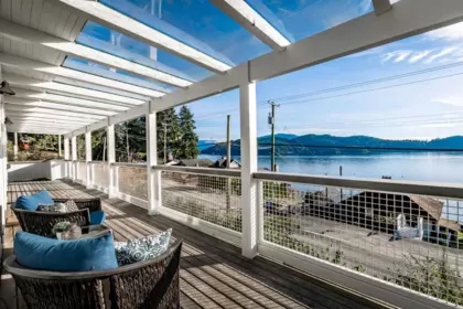 811 Marine Drive, Gibsons, BC, Gibsons — Single Family Residence for sale