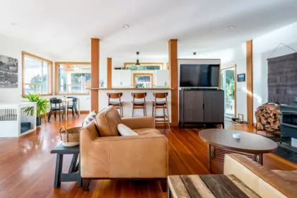 Kitchen Island Photo of 811 Marine Drive, Gibsons, BC