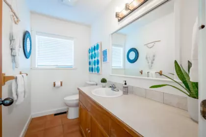 Powder Room Photo of 811 Marine Drive, Gibsons, BC