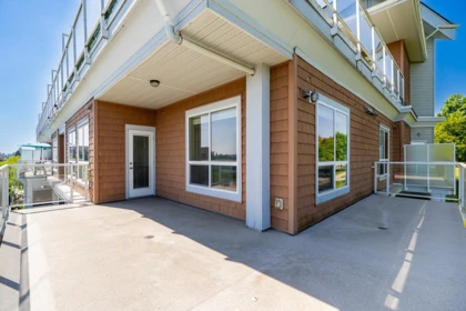 Entry Foyer Photo of 416 6470 194 Street, Surrey, BC