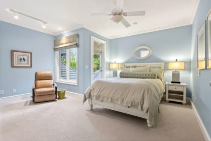 Hallway Photo of 805 Rochester Avenue, Coquitlam, BC