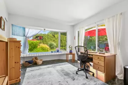 Laundry Room Photo of 15817 Goggs Avenue, White Rock, BC