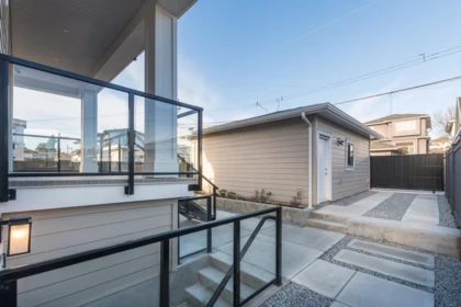 Hot Tub / Spa Photo of 1 2945 E 44th Avenue, Vancouver, BC