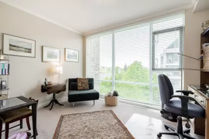 Entry Foyer Photo of 603 15445 Vine Avenue, White Rock, BC