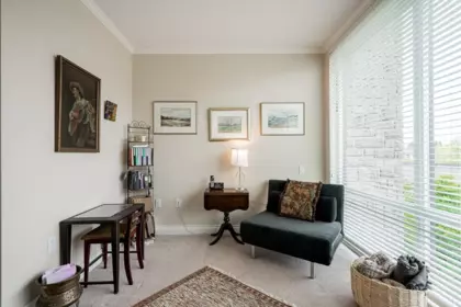 Hallway Photo of 603 15445 Vine Avenue, White Rock, BC