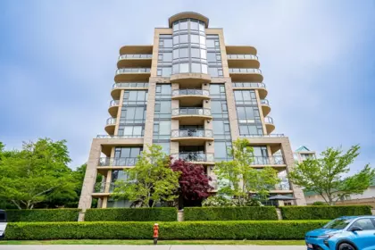 Outdoor Kitchen Photo of 603 15445 Vine Avenue, White Rock, BC