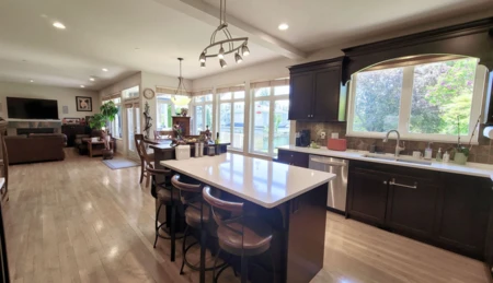 Breakfast Nook Photo of 15974 Buena Vista Avenue, White Rock, BC