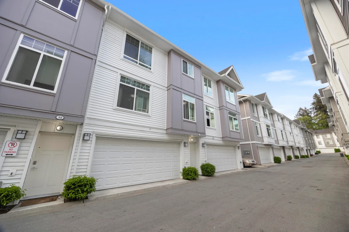 Living Room Photo of 53 11267 133 Street, Surrey, BC