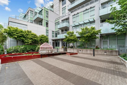 Entry Foyer Photo of 304 4963 Cambie Street, Vancouver, BC