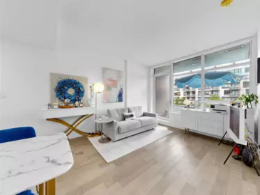 304 4963 Cambie Street, Vancouver, BC, Vancouver — Apartment/Condo for sale