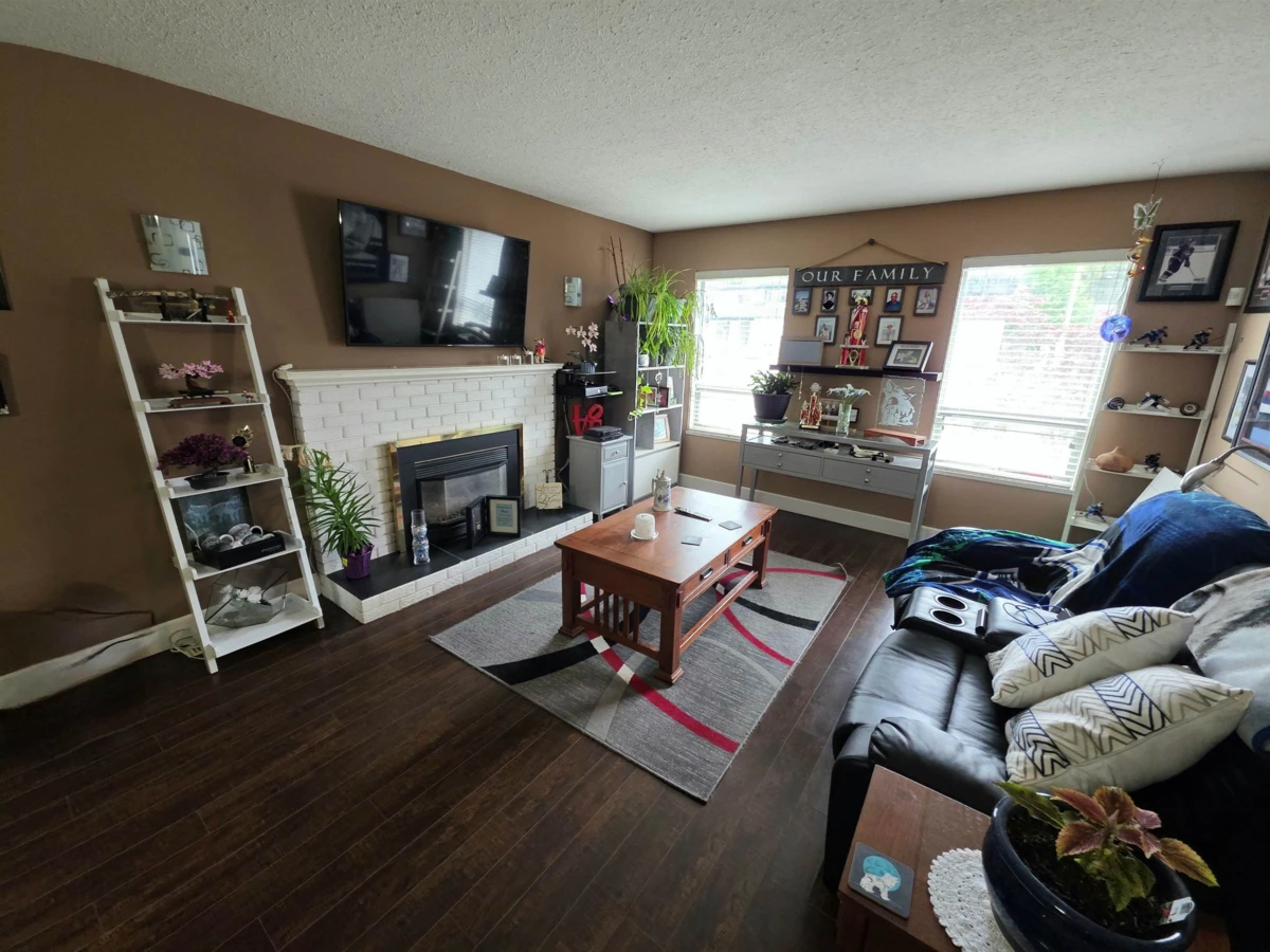 Family Room Photo of 32575 Peardonville Road, Abbotsford, BC