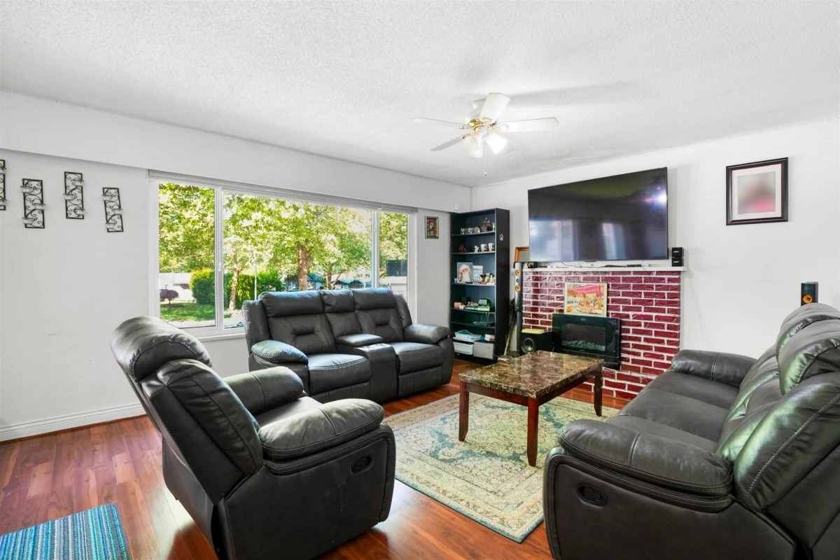 Dining Area Photo of 13312 Sutton Place, Surrey, BC