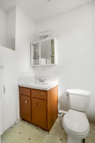 Primary Bathroom Photo of 13312 Sutton Place, Surrey, BC