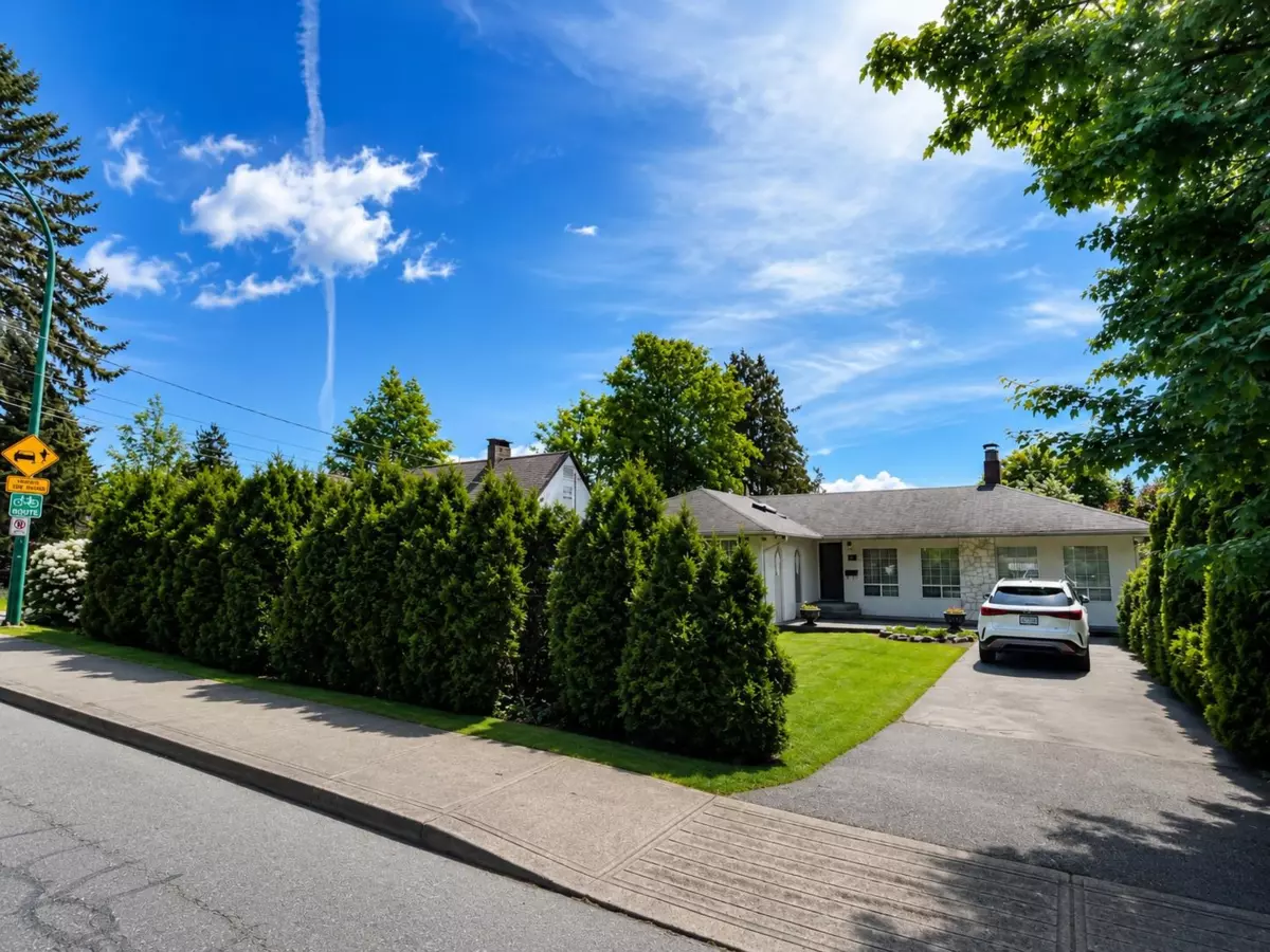 Living Room Photo of 810 Rochester Avenue, Coquitlam, BC