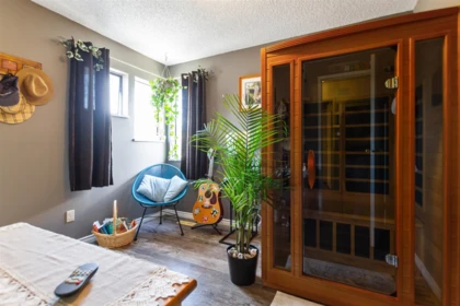 Guest Bathroom Photo of 1391 Oriole Avenue, Port Coquitlam, BC