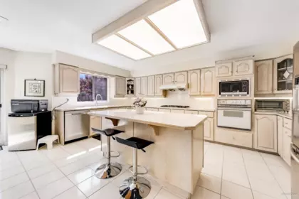 Breakfast Nook Photo of 2828 Camrose Drive, Burnaby, BC