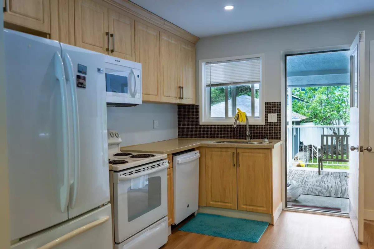 Dining Area Photo of 356 W Queens Road, North Vancouver, BC