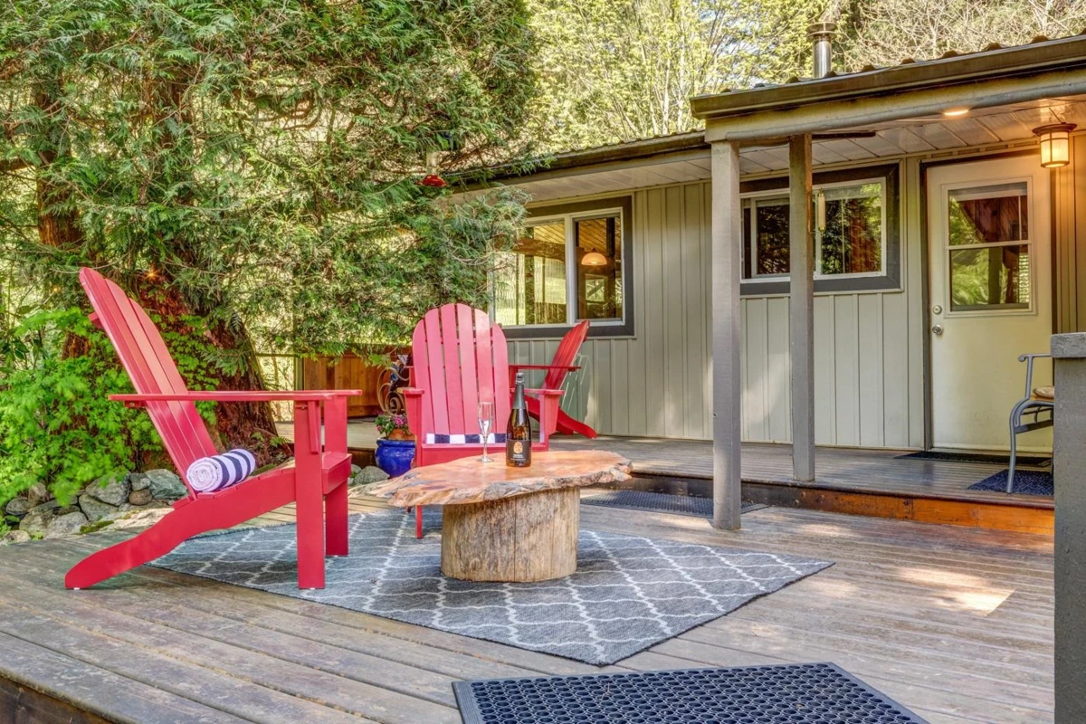 Family Room Photo of 10009 Paradise Valley Road, Squamish, BC