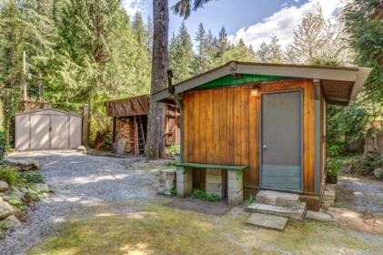 Basement Recreation Room Photo of 10009 Paradise Valley Road, Squamish, BC