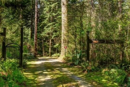 Hallway Photo of 10009 Paradise Valley Road, Squamish, BC