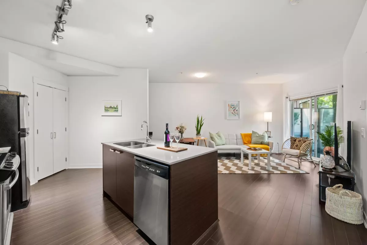 Family Room Photo of 331 18818 68 Avenue, Surrey, BC