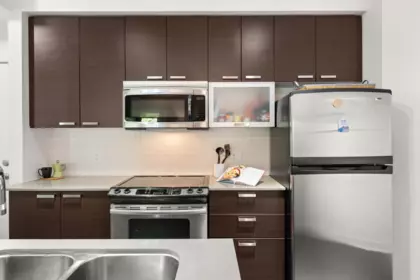 Kitchen Photo of 331 18818 68 Avenue, Surrey, BC