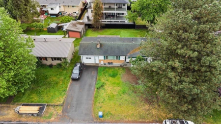 Front Yard Photo of 2141 Lynden Street, Abbotsford, BC