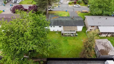 Swimming Pool Photo of 2141 Lynden Street, Abbotsford, BC