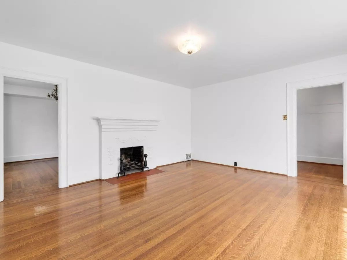Living Room Photo of 2087 E 26th Avenue, Vancouver, BC