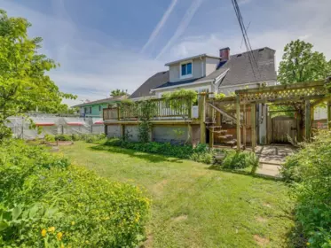 Garden / Landscaping Photo of 2087 E 26th Avenue, Vancouver, BC