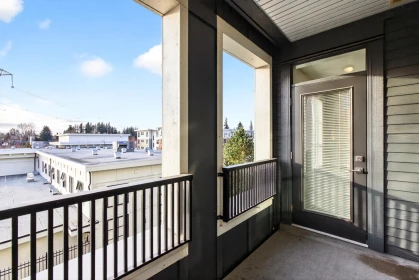 Hallway Photo of 312 15168 33 Avenue, Surrey, BC