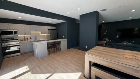 Hot Tub / Spa Photo of 604 738 Broughton Street, Vancouver, BC