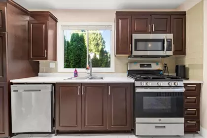 Breakfast Nook Photo of 8102 Knight Avenue, Mission, BC