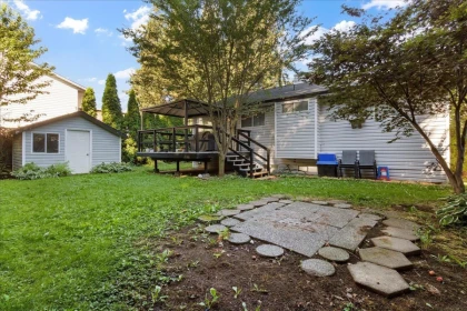 Front Yard Photo of 8102 Knight Avenue, Mission, BC