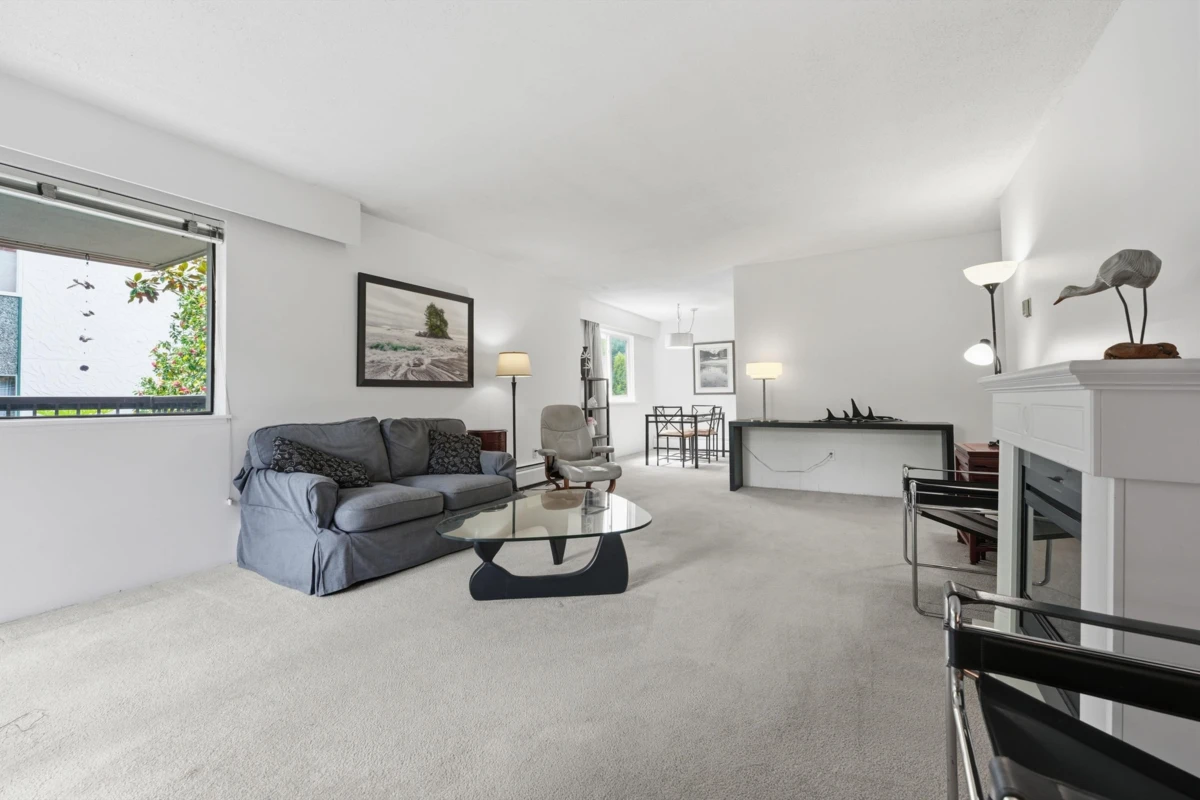 Dining Area Photo of 104 1355 Fir Street, White Rock, BC
