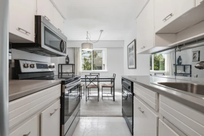 104 1355 Fir Street, White Rock, BC, White Rock — Apartment/Condo for sale