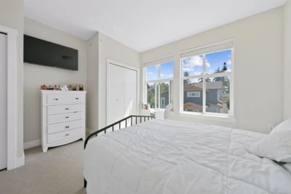 Bedroom 3 Photo of 1 24086 104 Avenue, Maple Ridge, BC