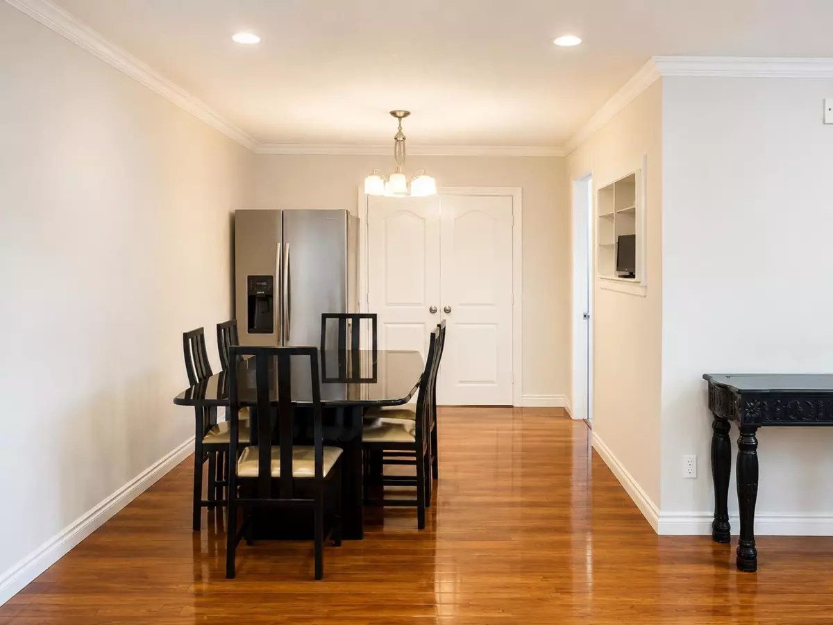 Family Room Photo of 14188 77 Avenue, Surrey, BC