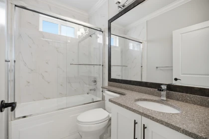 Laundry Room Photo of 6035 138a Street, Surrey, BC