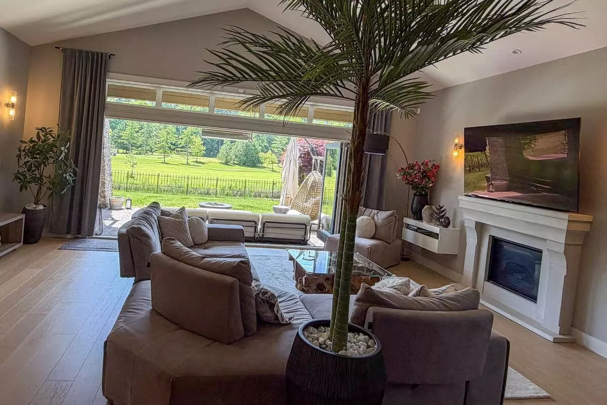 Family Room Photo of 1508 Cedar Springs Place, Delta, BC