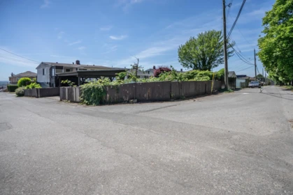 Swimming Pool Photo of 1987 E 61st Avenue, Vancouver, BC