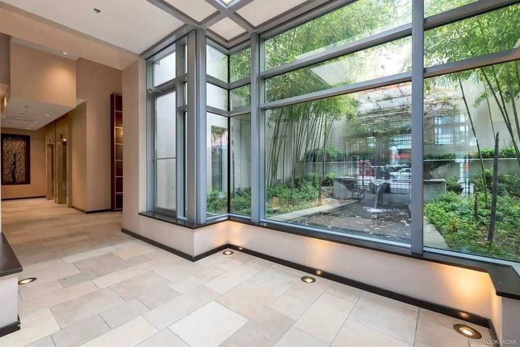 Family Room Photo of 906 822 Seymour Street, Vancouver, BC