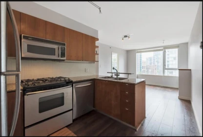 Kitchen Photo of 906 822 Seymour Street, Vancouver, BC