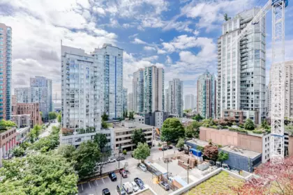 Outdoor Patio Photo of 906 822 Seymour Street, Vancouver, BC