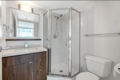 Primary Bathroom Photo of 906 822 Seymour Street, Vancouver, BC