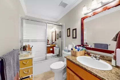Mudroom Photo of 15929 88a Avenue, Surrey, BC